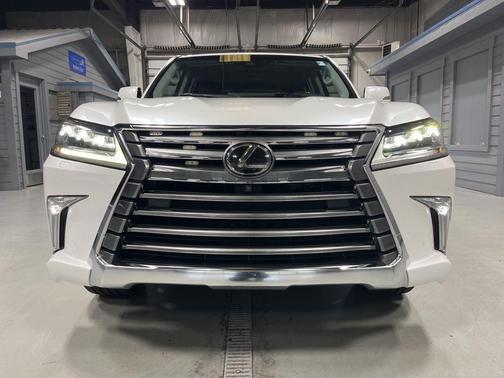 Eminent White Pearl 2019 Lexus LX 570 570