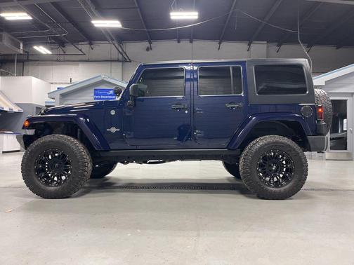 True Blue Pearlcoat 2013 Jeep Wrangler Unlimited Sport