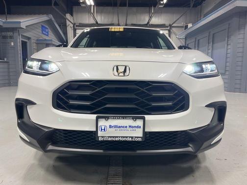 Platinum White Pearl 2026 Honda HR-V Sport