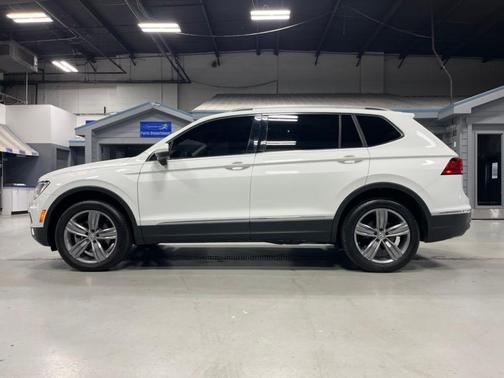 Pure White 2021 Volkswagen Tiguan 2.0T SEL