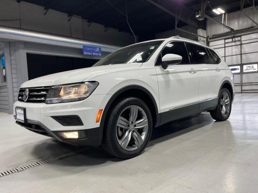 Pure White 2021 Volkswagen Tiguan 2.0T SEL