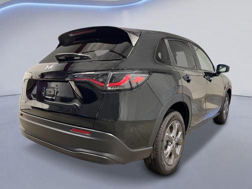 Crystal Black 2027 Honda HR-V LX