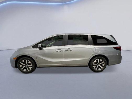 Silver 2027 Honda Odyssey EX-L