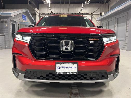 Radiant Red Metallic II 2025 Honda Pilot TrailSport