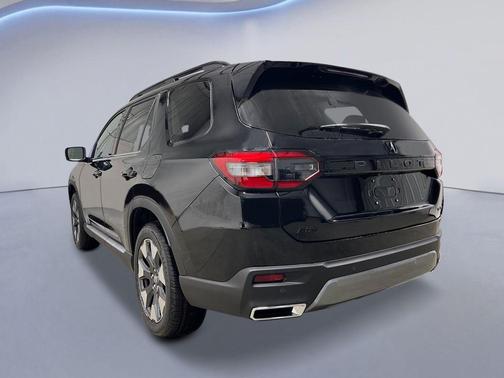Crystal Black 2026 Honda Pilot Elite