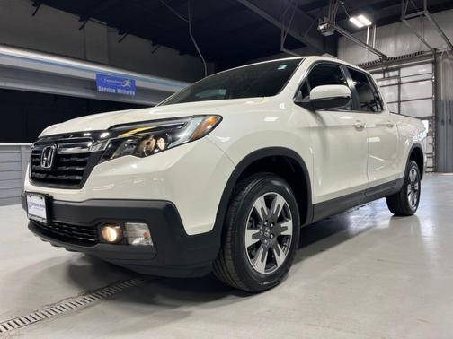 White Diamond Pearl 2019 Honda Ridgeline RTL-T
