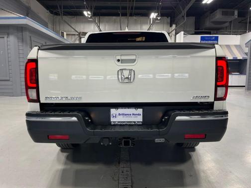 White Diamond Pearl 2019 Honda Ridgeline RTL-T