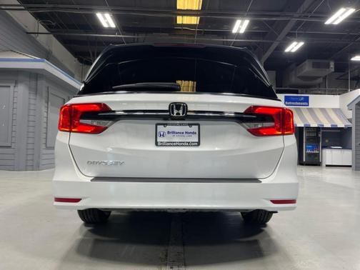 Platinum White Pearl 2024 Honda Odyssey EX-L