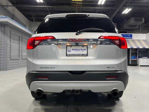 Quicksilver Metallic 2017 GMC Acadia SLE-2