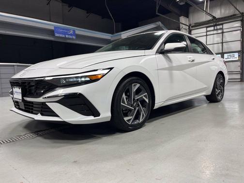 White 2025 Hyundai ELANTRA HEV Limited