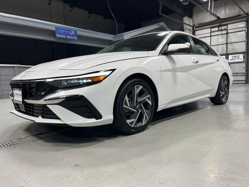 White 2025 Hyundai ELANTRA HEV Limited