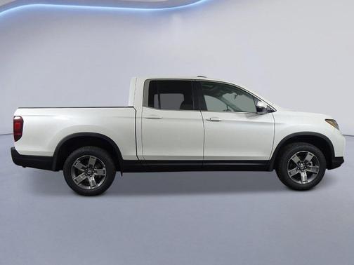 Platinum White 2026 Honda Ridgeline RTL