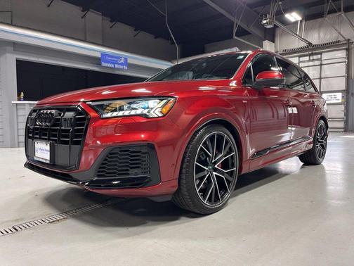 Matador Red Metallic 2024 Audi Q7 55 Prestige