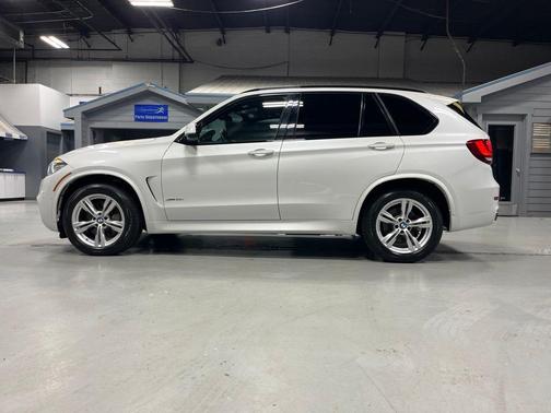 Mineral White Metallic 2018 BMW X5 xDrive50i
