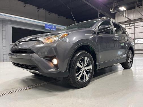 Magnetic Gray Metallic 2018 Toyota RAV4 XLE