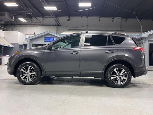 Magnetic Gray Metallic 2018 Toyota RAV4 XLE