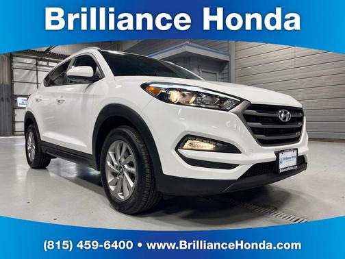 Dazzling White 2016 Hyundai TUCSON SE