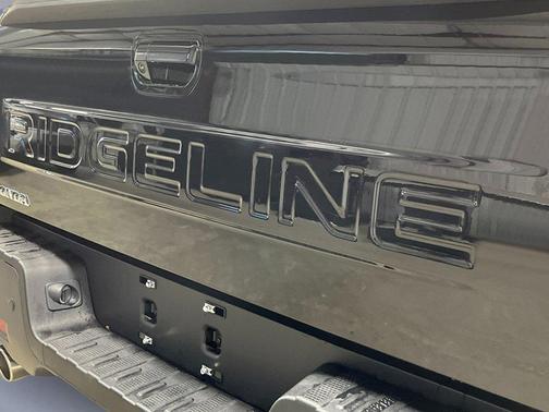 Crystal Black 2026 Honda Ridgeline Black Edition