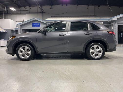 Modern Steel Metallic 2024 Honda HR-V LX