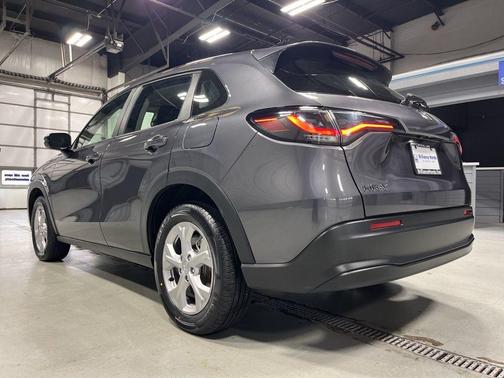 Modern Steel Metallic 2024 Honda HR-V LX