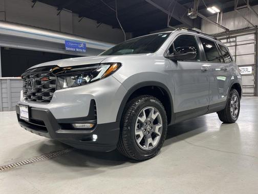 Lunar Silver Metallic 2023 Honda Passport TrailSport