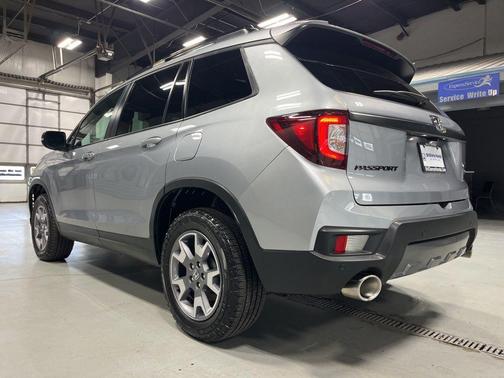 Lunar Silver Metallic 2023 Honda Passport TrailSport