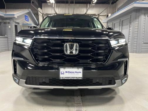 Crystal Black Pearl 2023 Honda Pilot Elite