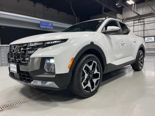 Ice White 2022 Hyundai SANTA CRUZ 2.5T Limited