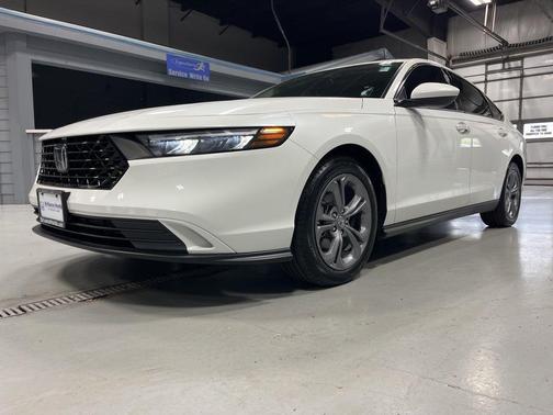 Platinum White Pearl 2024 Honda Accord EX