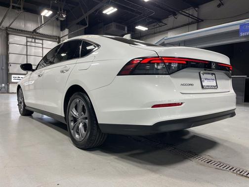 Platinum White Pearl 2024 Honda Accord EX