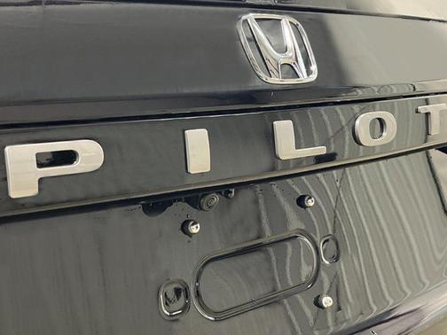 Crystal Black 2026 Honda Pilot Touring