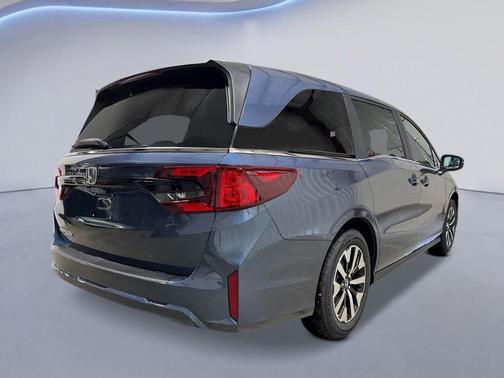 Smoke 2027 Honda Odyssey EX-L