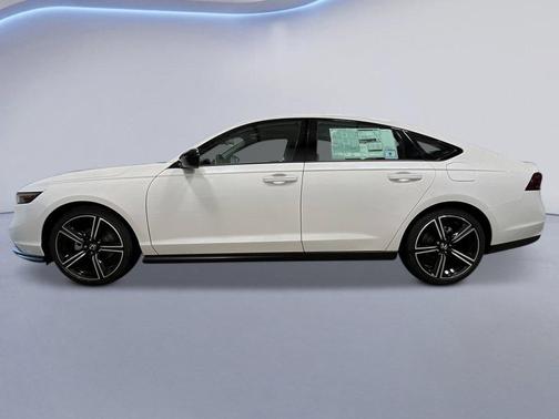 Platinum White 2026 Honda Accord SE