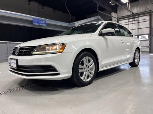 Pure White 2018 Volkswagen Jetta 1.4T S