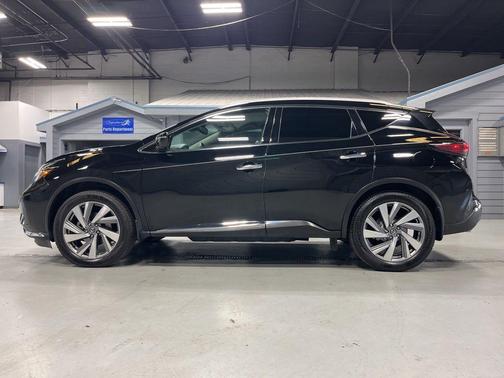 Black 2020 Nissan Murano SL
