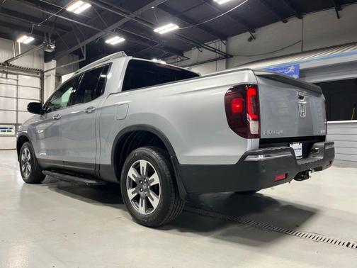 Silver 2017 Honda Ridgeline RTL-E