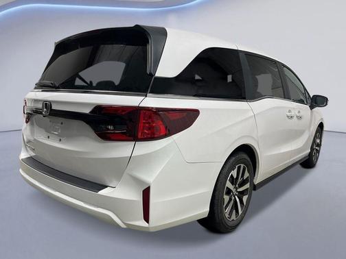 Platinum White 2026 Honda Odyssey EX-L