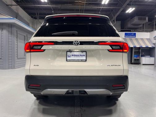 Cream 2024 Toyota Grand Highlander