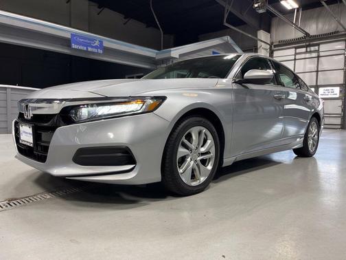 Lunar Silver Metallic 2018 Honda Accord LX