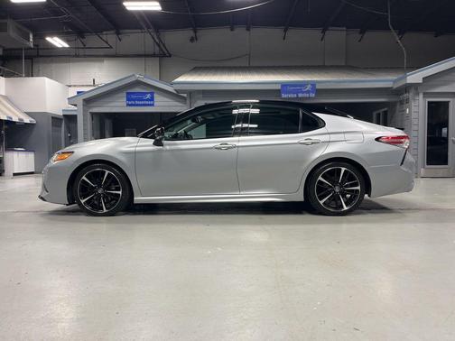 Celestial Silver / Midnight Black Metallic 2020 Toyota Camry XSE V6