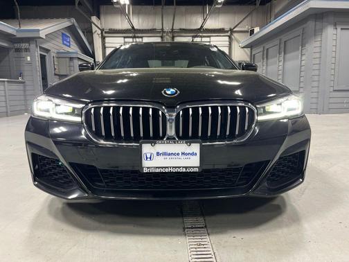 Black Sapphire Metallic 2021 BMW 540 i xDrive