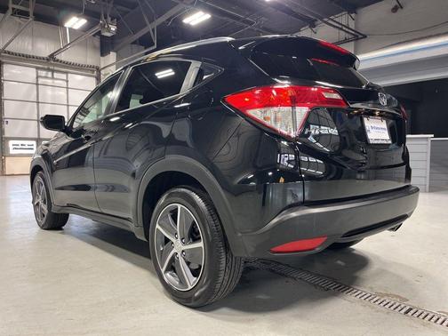 Crystal Black Pearl 2021 Honda HR-V EX