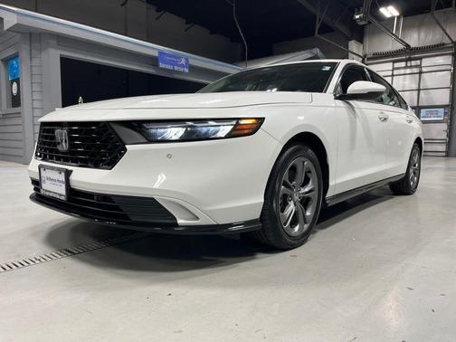Platinum White Pearl 2023 Honda Accord Hybrid EX-L