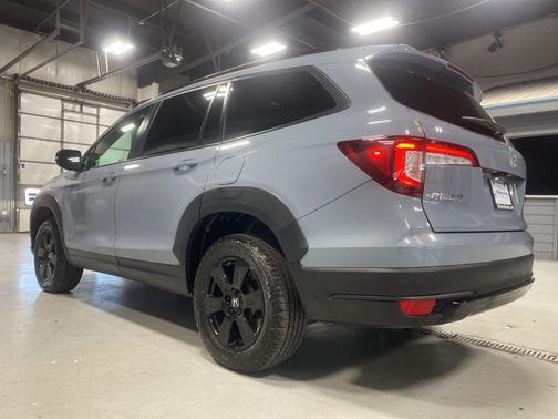 Sonic Gray Pearl 2022 Honda Pilot TrailSport