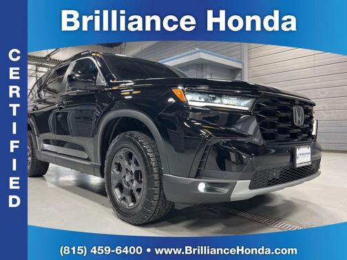 Crystal Black Pearl 2024 Honda Pilot TrailSport
