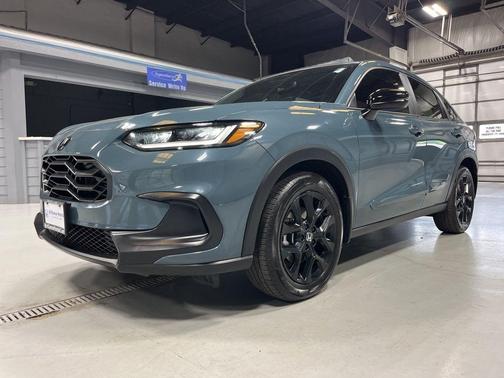Pearl 2024 Honda HR-V Sport