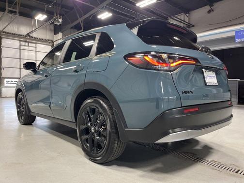 Pearl 2024 Honda HR-V Sport