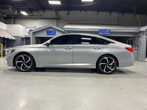 Lunar Silver Metallic 2018 Honda Accord Sport 2.0T