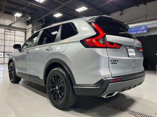 Solar Silver Metallic 2026 Honda CR-V Hybrid Sport