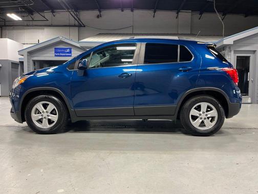 Pacific Blue Metallic 2019 Chevrolet Trax LT